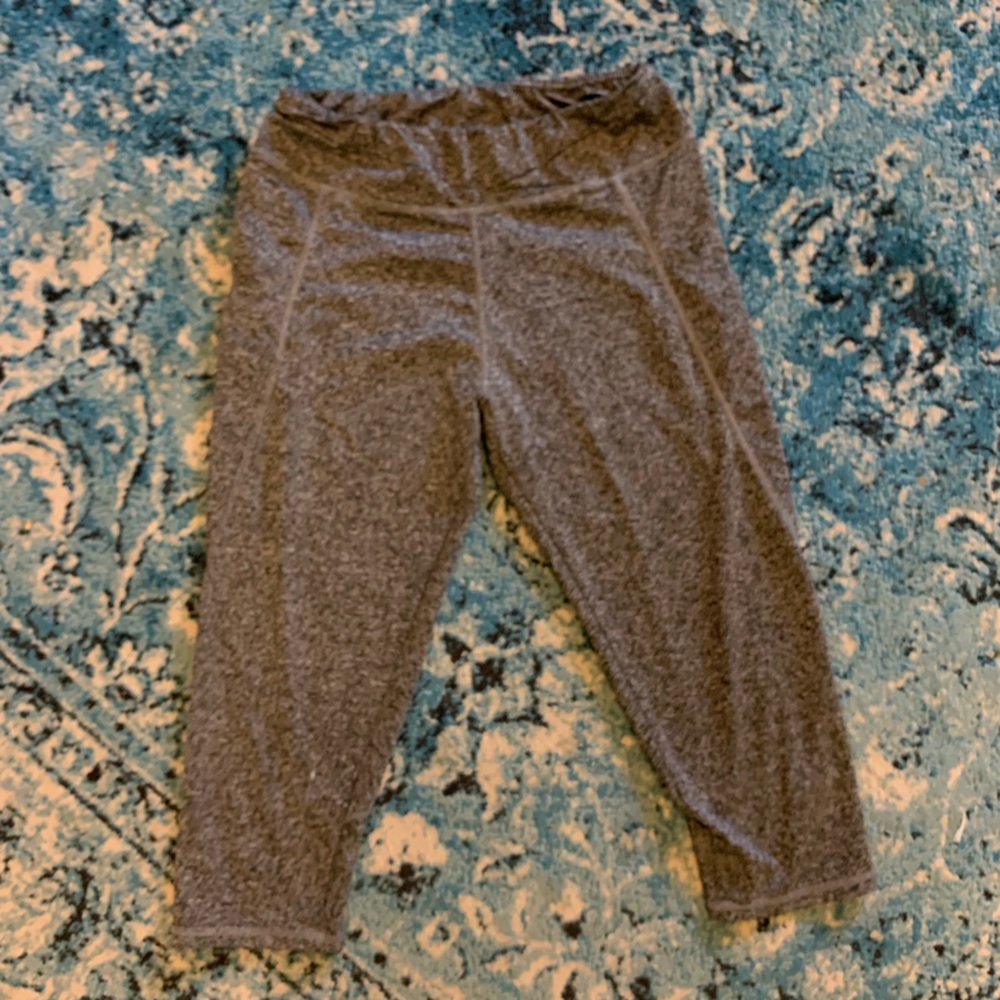 Capri yoga pants